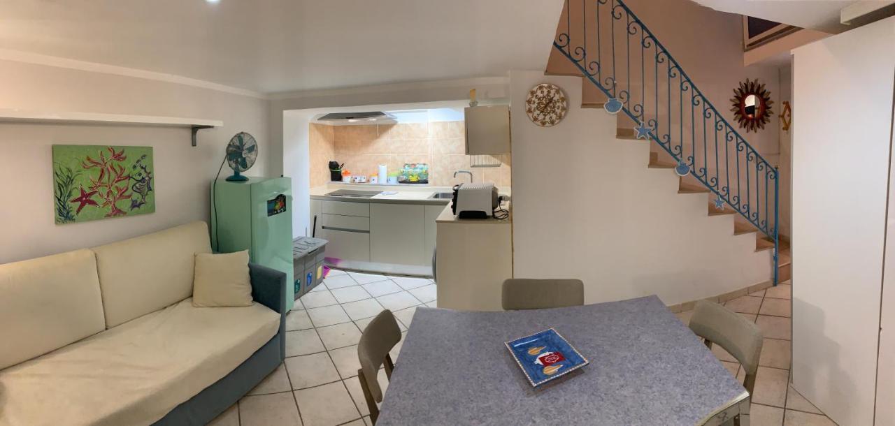 Casetta Blue House Gaeta Via Dell'Indipendenza エクステリア 写真